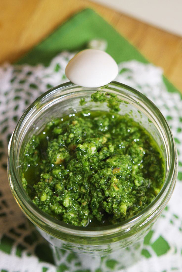 pesto con foglie di ravanello