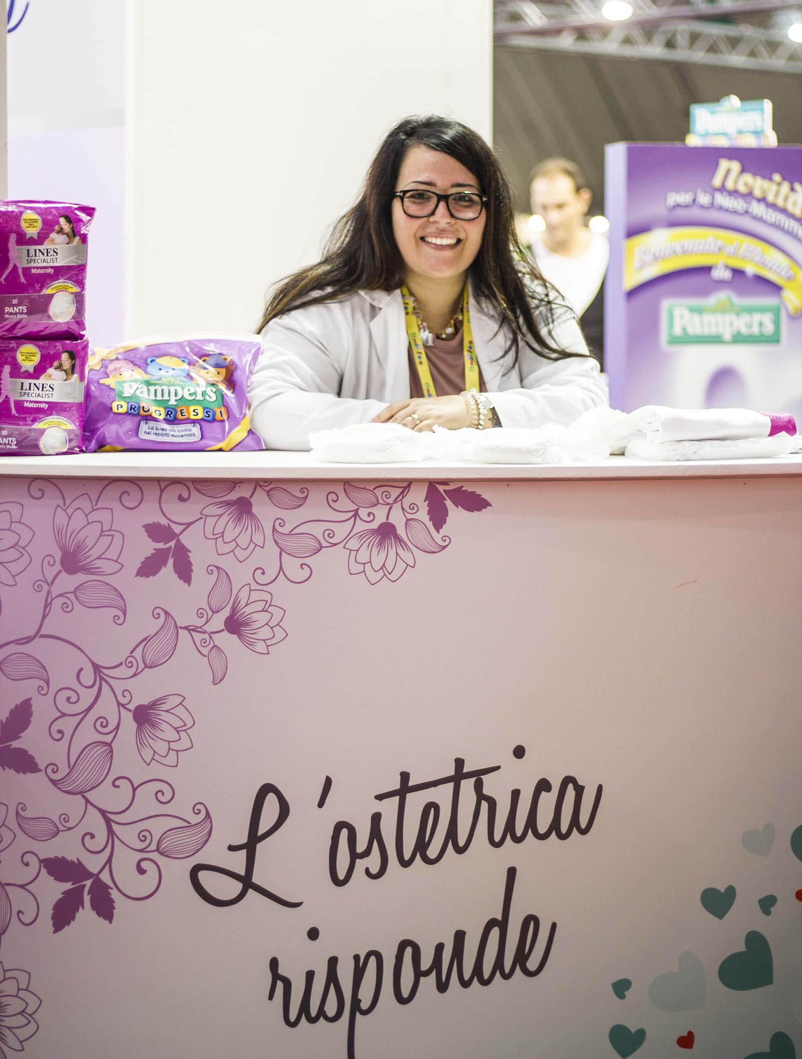 Bimbinfiera con Lines Specialist Maternity e Pampers