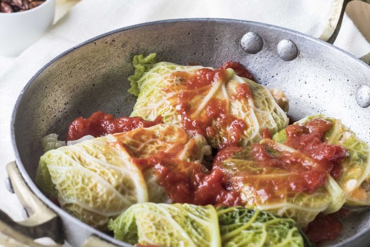 Involtini di verza al pomodoro