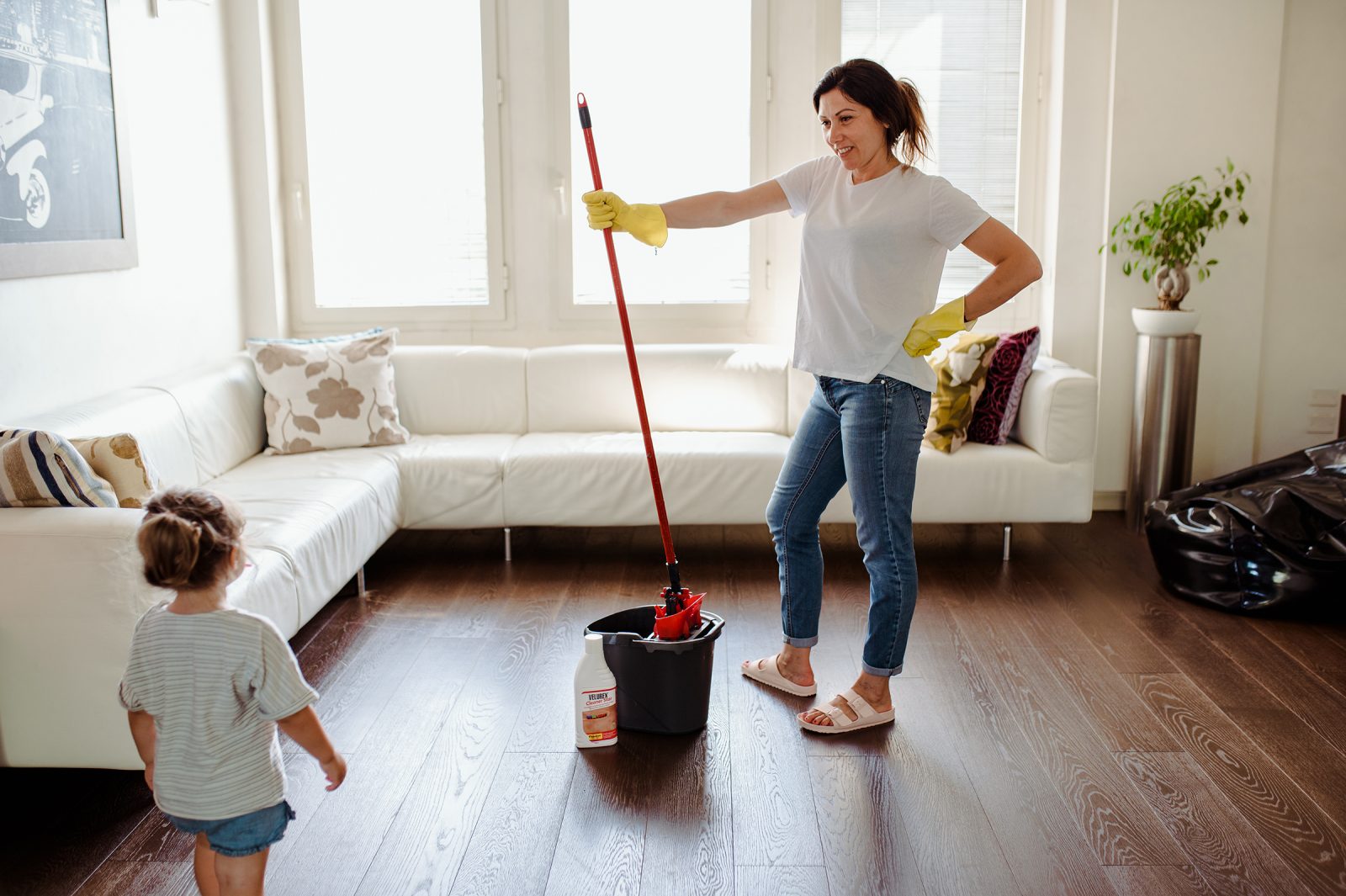 Come lavare i pavimenti senza lasciare aloni